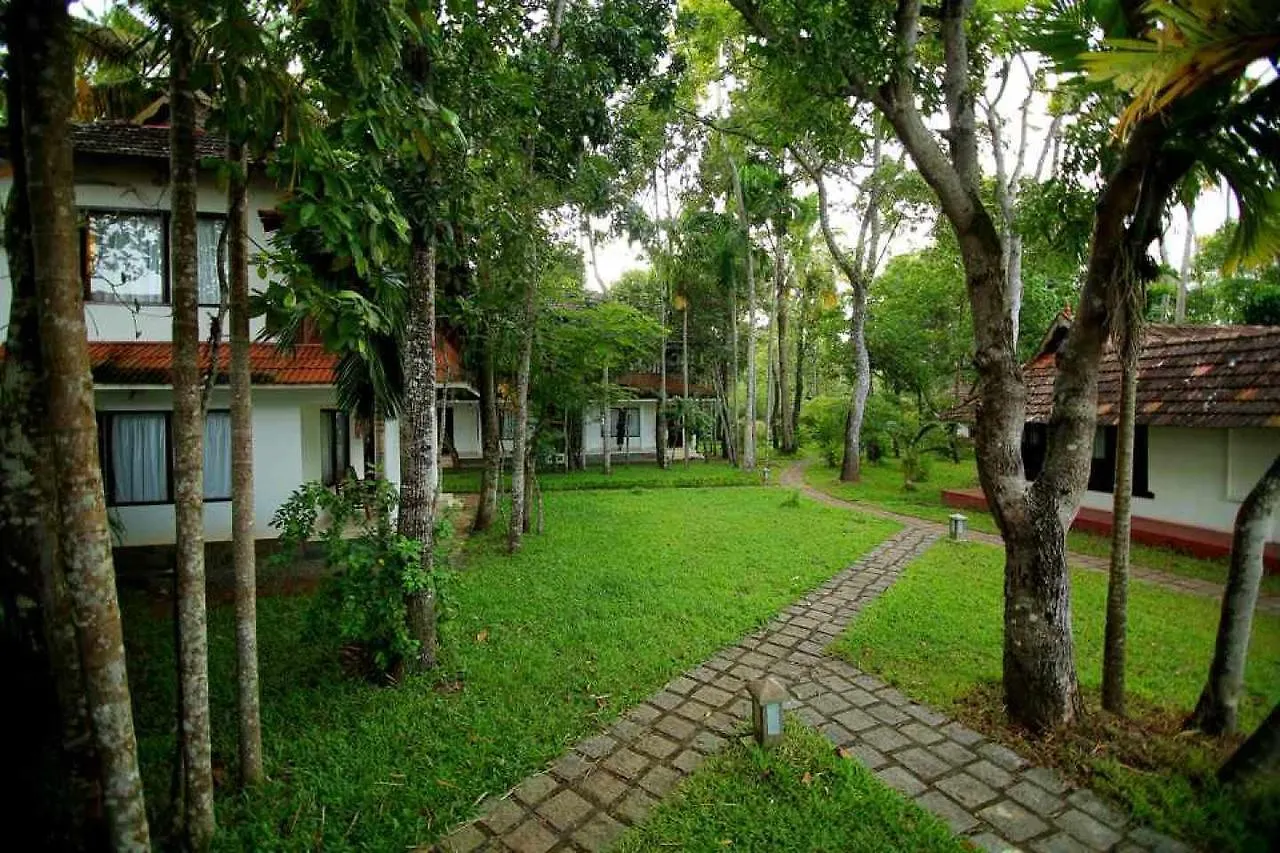 Shanthitheeram Lakeside Heritage Resort Alappuzha