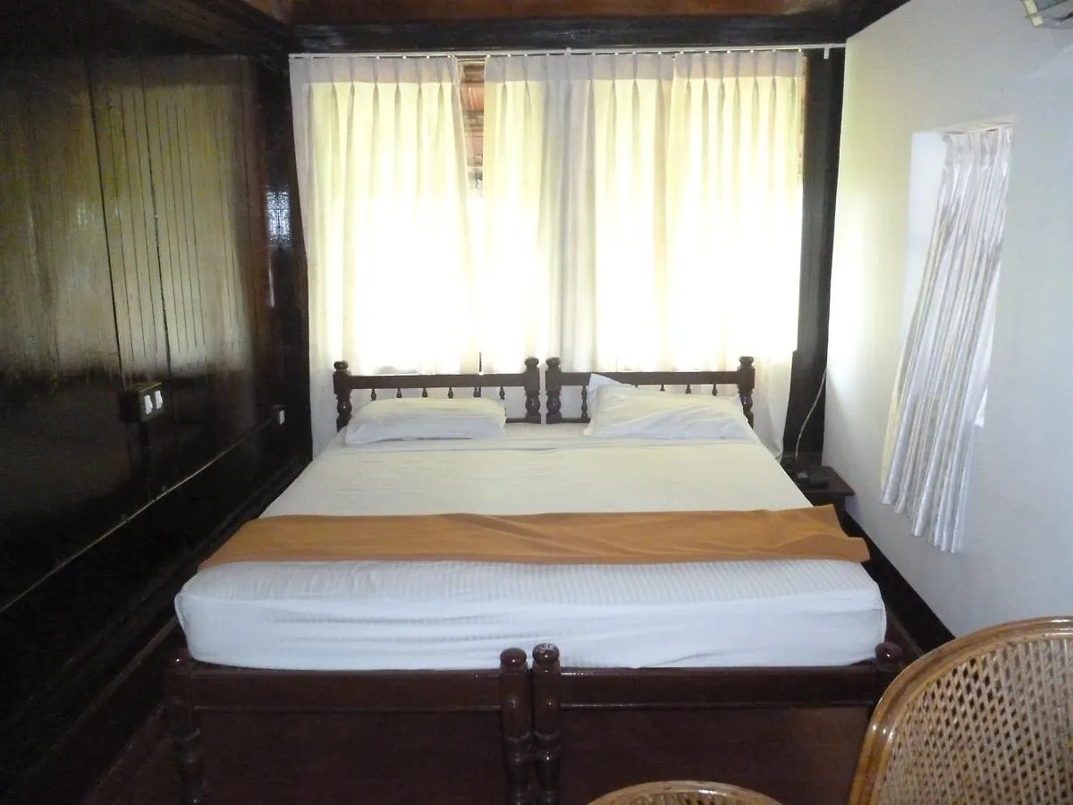 **  Shanthitheeram Lakeside Heritage Resort Alappuzha India