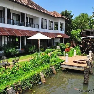 Citrus Backwaters And Alleppey Alappuzha